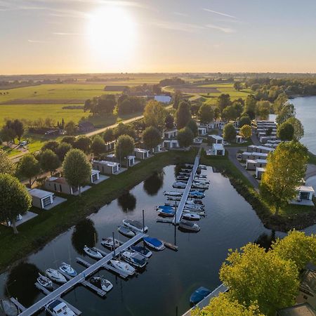 Marinapark Bad Nederrijn Hotel Maurik Bagian luar foto