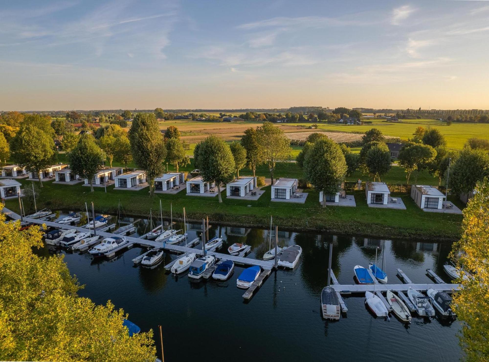 Marinapark Bad Nederrijn Hotel Maurik Bagian luar foto