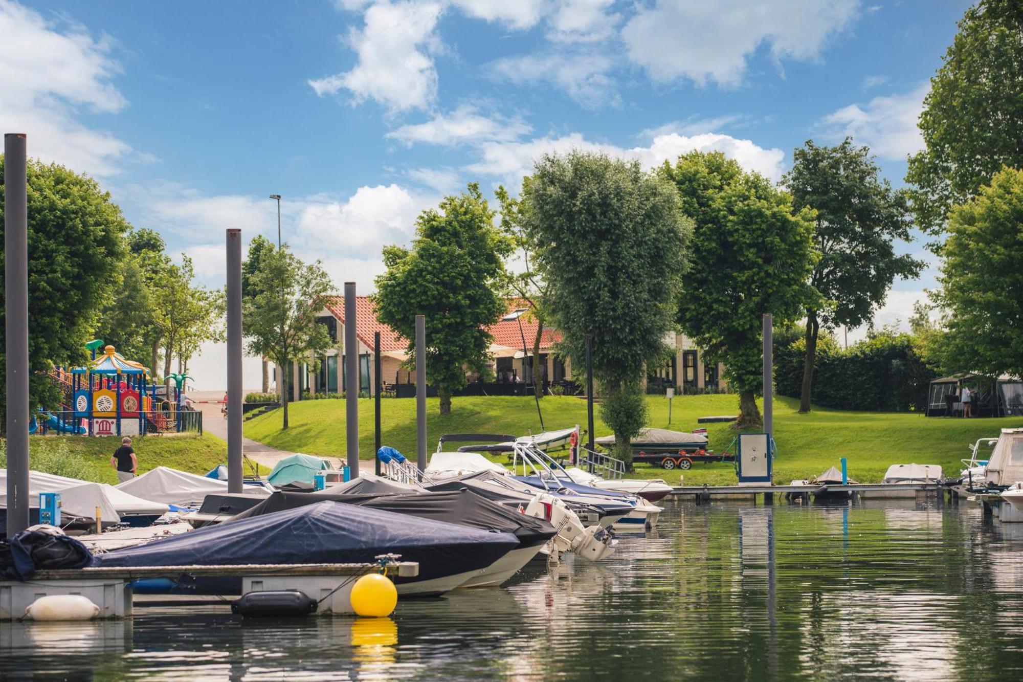 Marinapark Bad Nederrijn Hotel Maurik Bagian luar foto