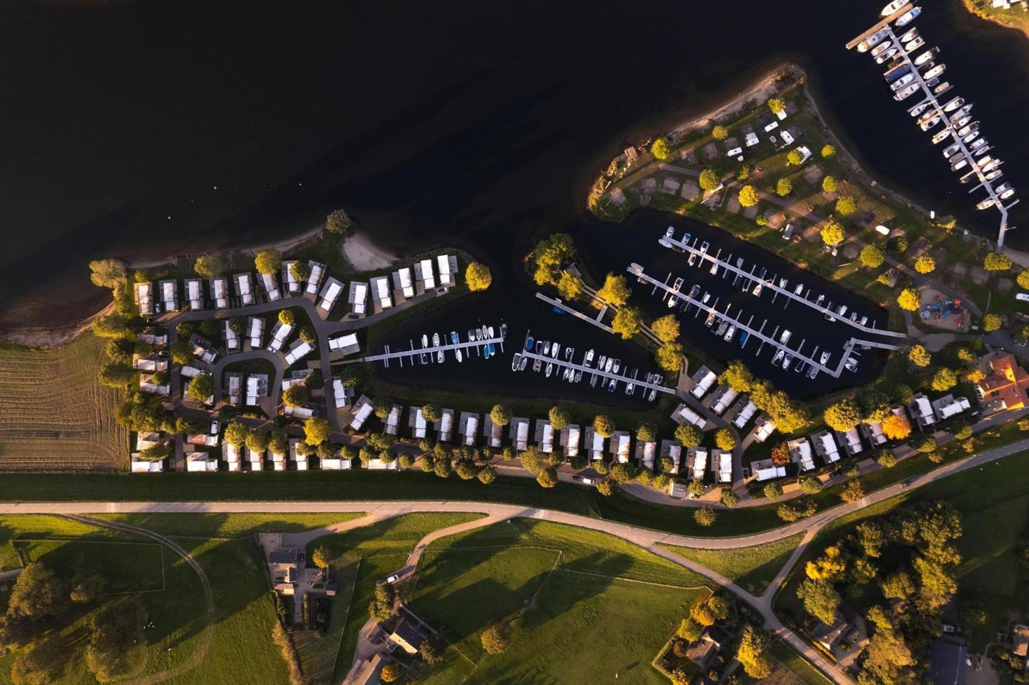 Marinapark Bad Nederrijn Hotel Maurik Bagian luar foto