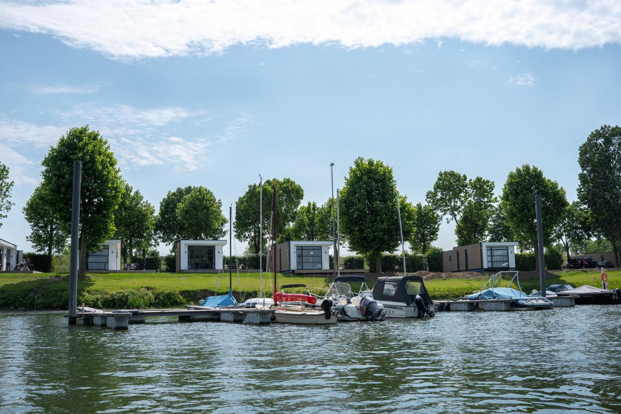 Marinapark Bad Nederrijn Hotel Maurik Bagian luar foto