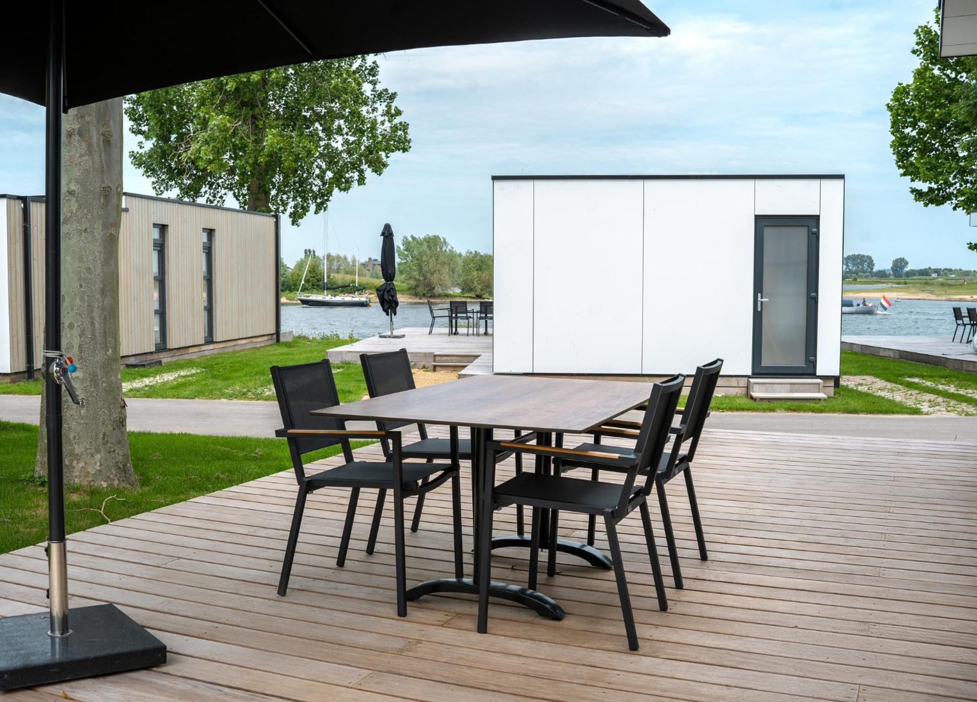 Marinapark Bad Nederrijn Hotel Maurik Bagian luar foto