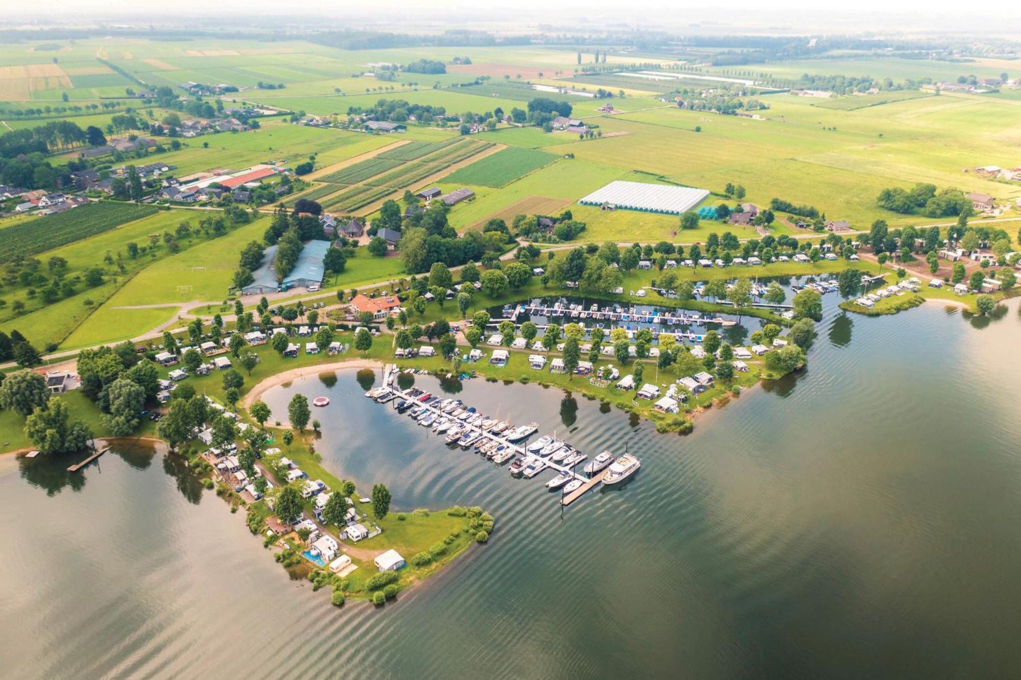 Marinapark Bad Nederrijn Hotel Maurik Bagian luar foto
