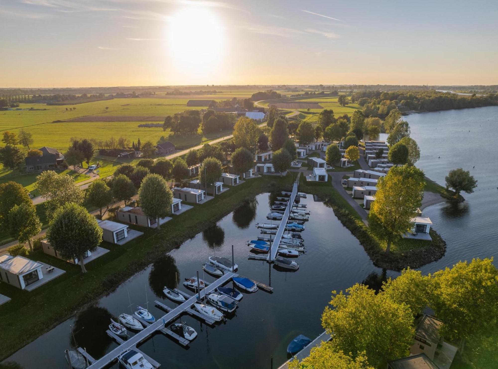 Marinapark Bad Nederrijn Hotel Maurik Bagian luar foto