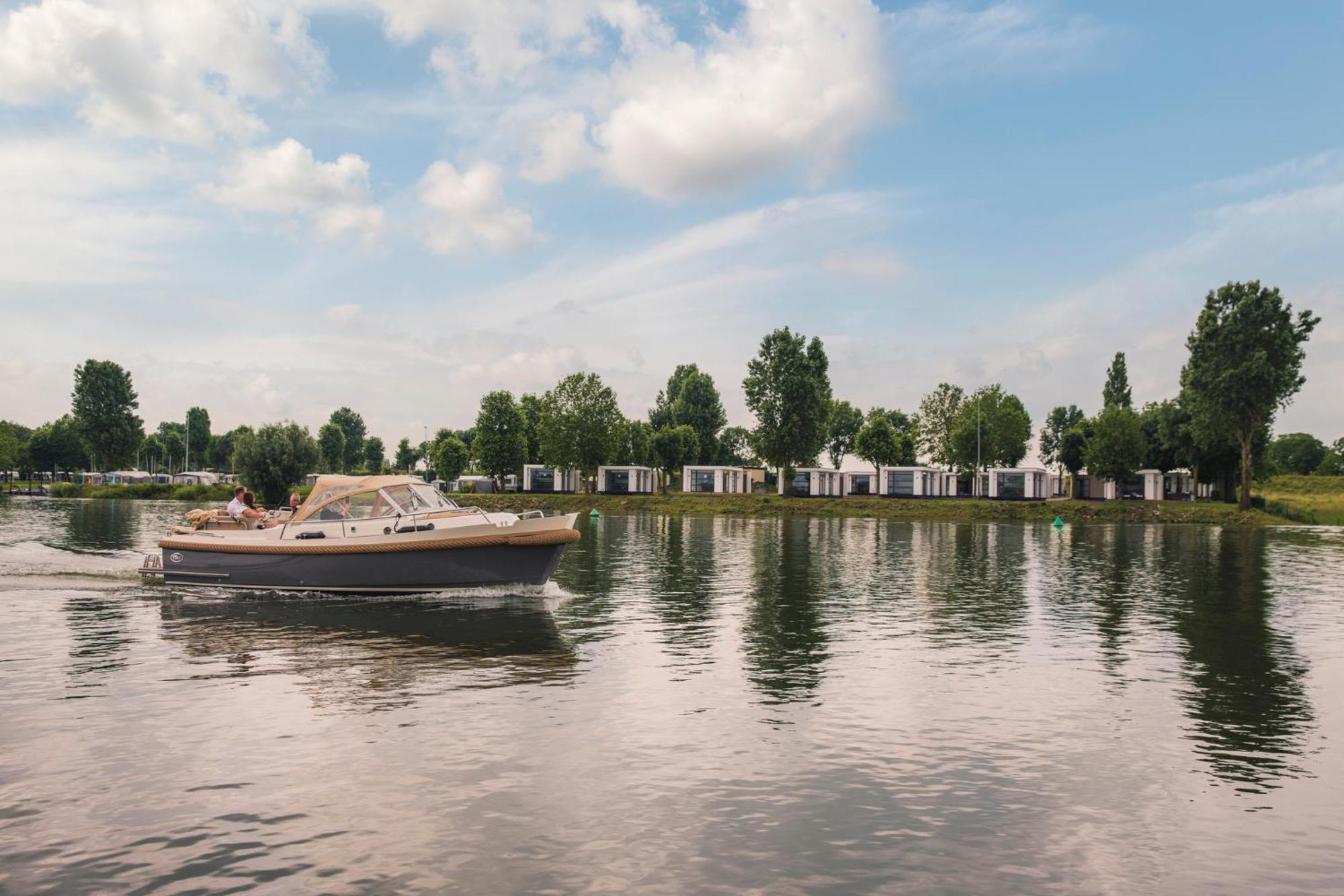 Marinapark Bad Nederrijn Hotel Maurik Bagian luar foto